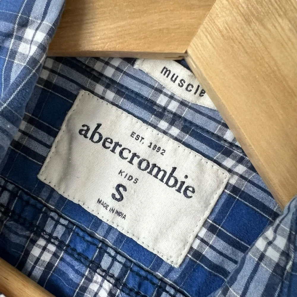 Abercrombie‎ Kids Boys Muscle Button Up Plaid Size S